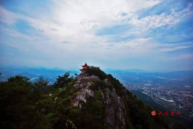 紫帽山位於晉江紫帽鎮境內,與清源山,朋山,羅裳山號稱