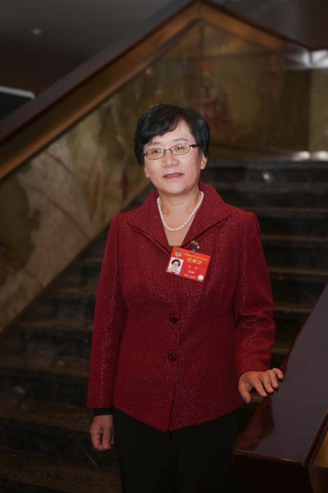 孙洁:养老金全国统筹最大障碍是地区经济发展水平差异大