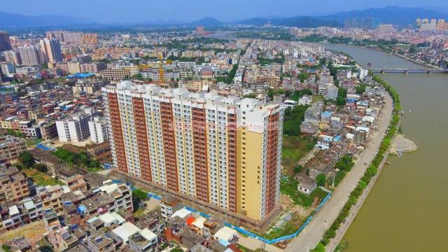 旁 126﹐山景大三房,156-174﹐湖景四房,  地址:阳春市春城镇东湖水库