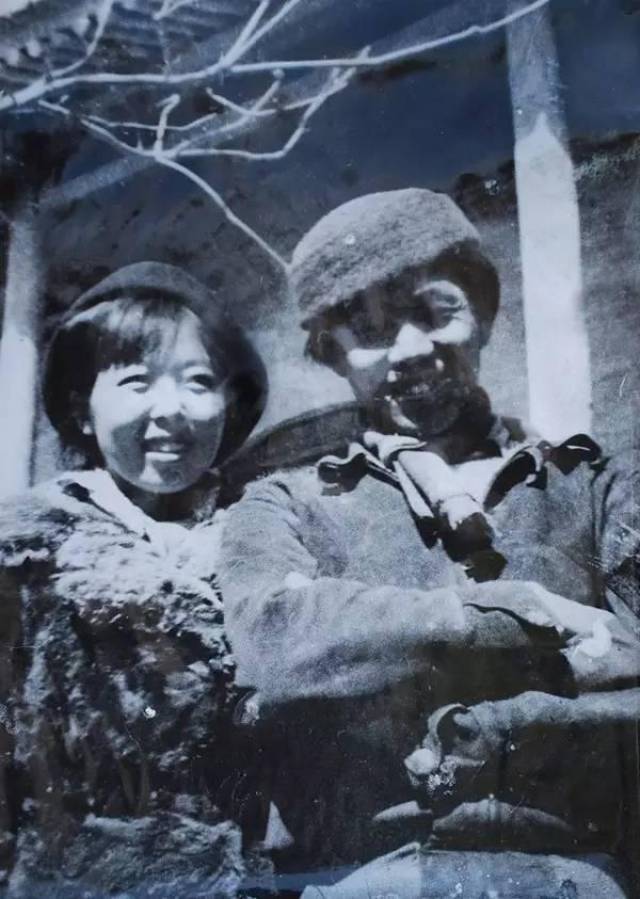 蕻良在萧红生命攸关的时刻离开萧红,但据后来的端木夫人钟耀群所解释