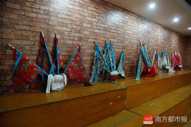 粤剧传承之路:一名全国人大代表的建议和一所小学的10年坚持