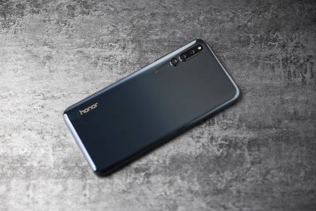 荣耀magic2上手评测:人工智能领域的完美主义者_手机搜狐网