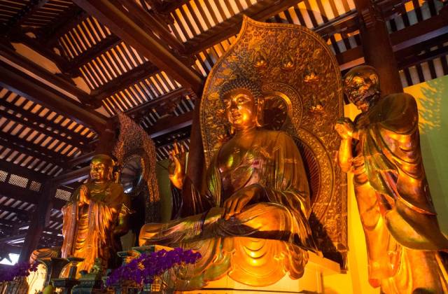 恭迎释迦牟尼佛出家日暨六祖惠能大师圣诞光孝寺举行上供法会