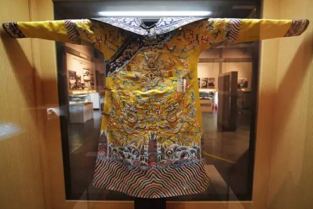 溥仪登基时穿的小龙袍