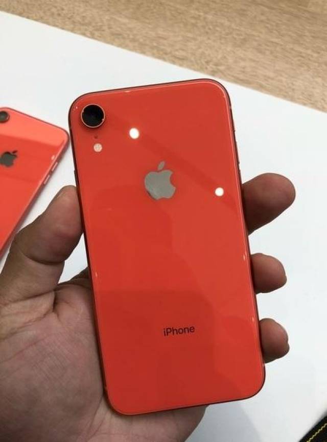 iPhone 8P还是XR,谁是最强游戏机?你想知道的