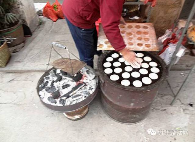 开平话叫做"行山饼" 说起烧饼, 不少开平人第一时间想起 赤坎烧饼