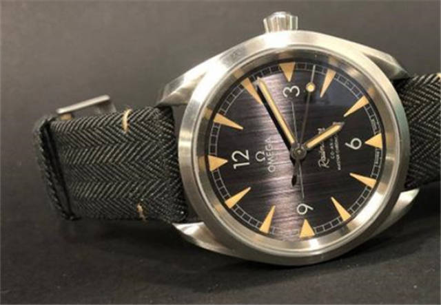 欧米茄新款铁霸 值得入手