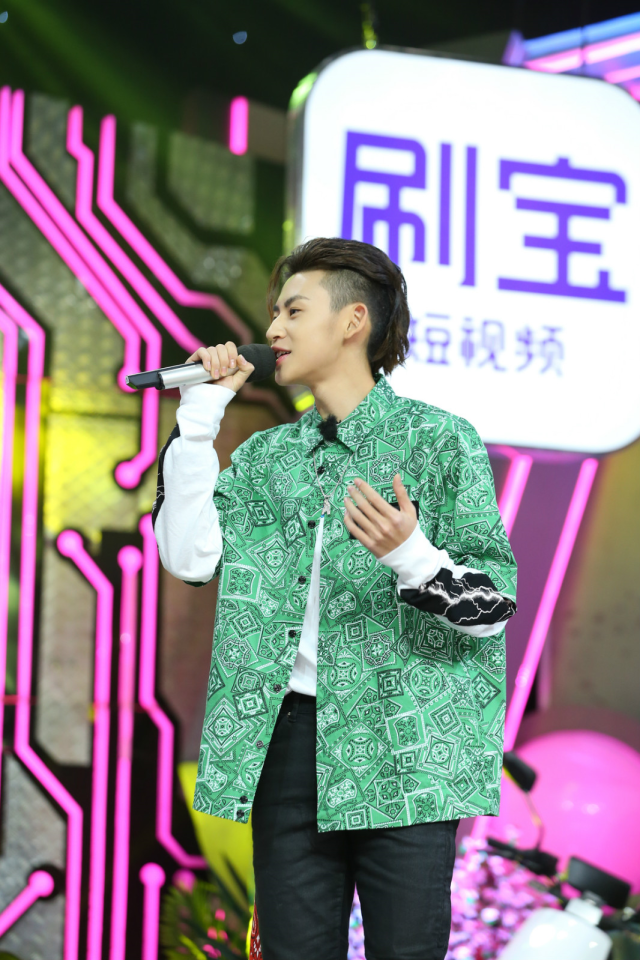 小鬼王琳凯《天天向上》首秀 求学字门拳竟是武术奇才