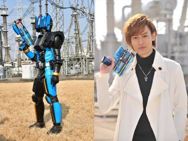 海东夫人来袭来自假面骑士decade的假面骑士diend海东大