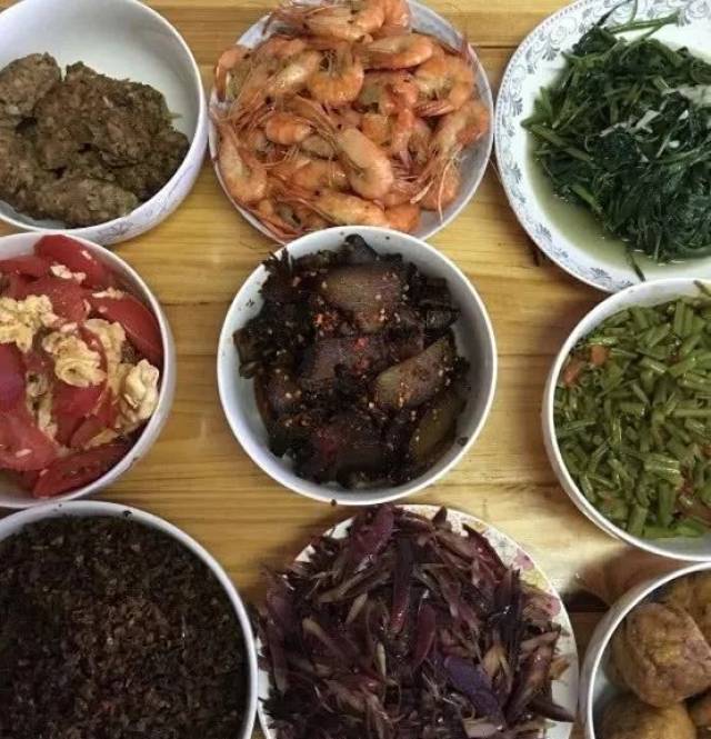 外孙和孙子的区别待遇,从餐桌上的饭菜就能够看得出,谁比较受宠