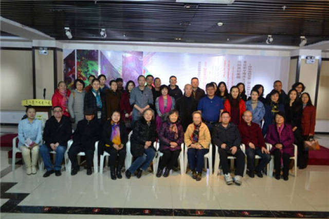 庆祝新中国成立70周年呼和浩特市第二届九旗县区优秀美术作品联展开幕 庆祝新中国成立70周年呼和浩特市第二届九旗县区优秀美术作品联展开幕