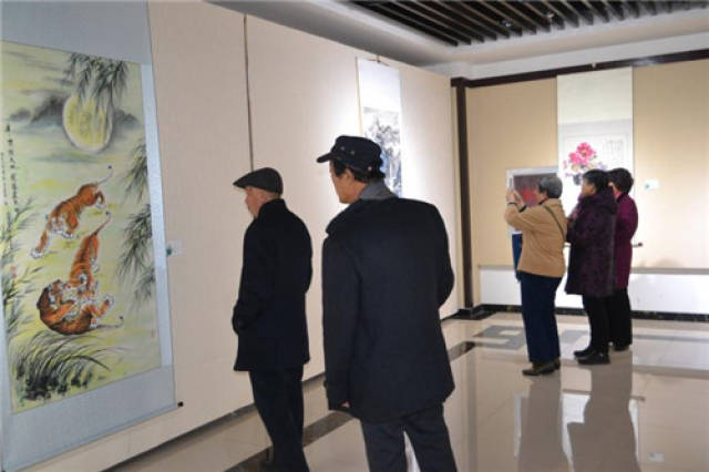 庆祝新中国成立70周年呼和浩特市第二届九旗县区优秀美术作品联展开幕 庆祝新中国成立70周年呼和浩特市第二届九旗县区优秀美术作品联展开幕