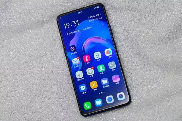 vivo x27首發評測:新一代票圈曬照神器,我快被它閃瞎了