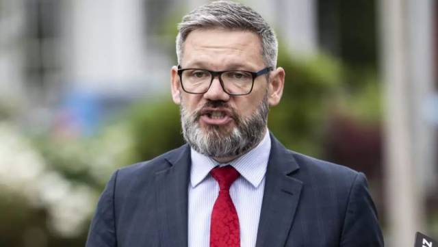 新 | 前移民部长:受害者家属自动获PR;穆斯林学