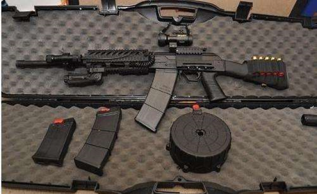 作为性能最综合的一把喷子,12k是非常受人喜爱的,因为射速好,填装快