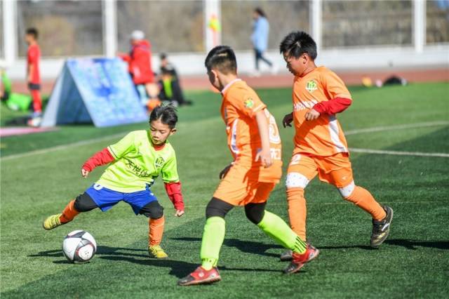 2018太原市"晋阳杯"青少儿足球俱乐部联赛鸣金开赛