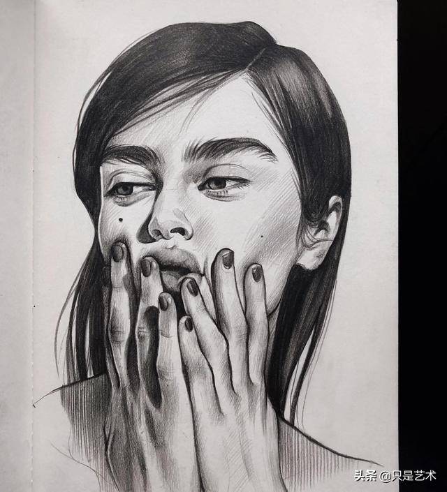 精致细腻的铅笔画人像