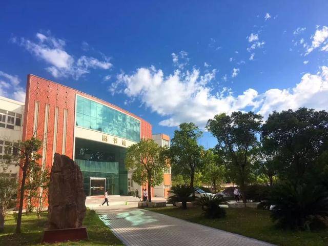 霞浦一中图书馆喜获"全国巾帼文明岗"荣誉称号_手机搜狐网