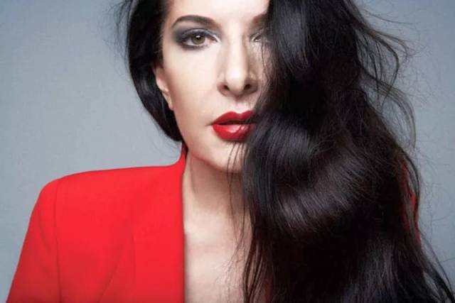 观念艺术玛莉娜阿布拉莫维奇