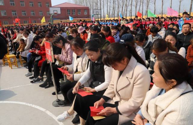 封丘县城关乡第一中学举行2019年中考百日誓师大会