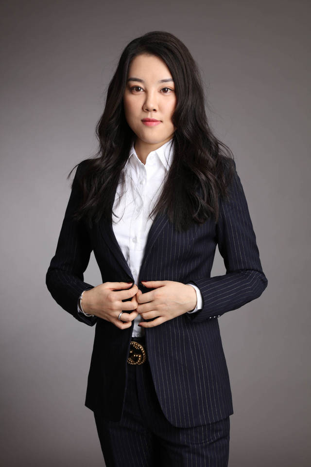 北京肖像摄影大师作品,一个人的标准形象是什么样?