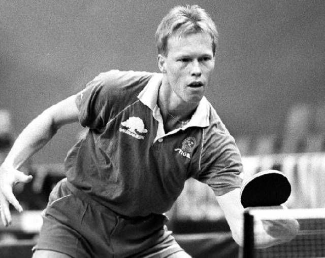 国乒老对手,前瑞典乒乓球男队运动员乌尔夫·本特森(ulf bengtsson)已
