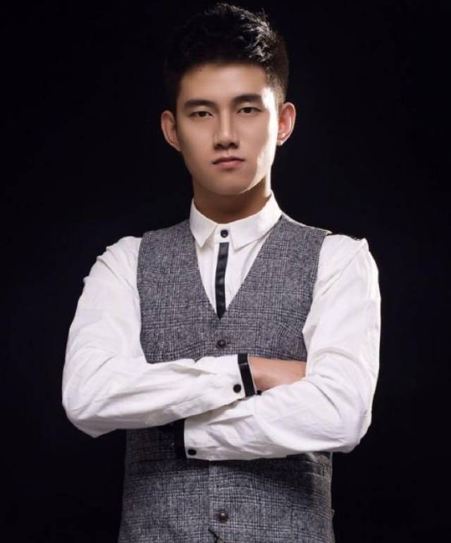 阿哲透漏自己公会即将有主播加入,不透漏主播详情,是为了保护主播