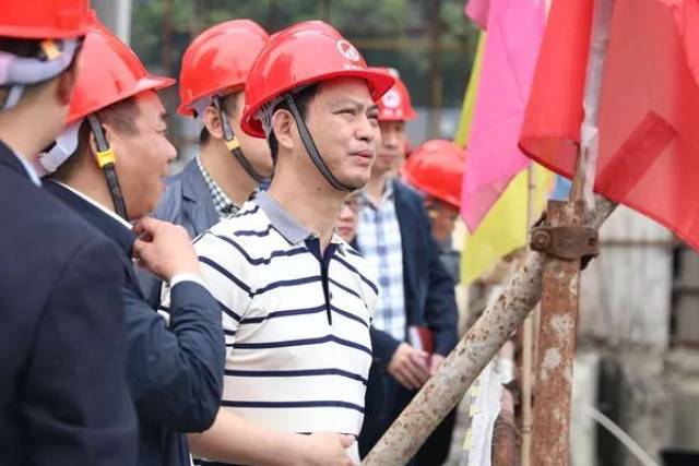 3月21日,区委书记周法清深入衡阳商业步行街,衡洲建设公司和华融建筑