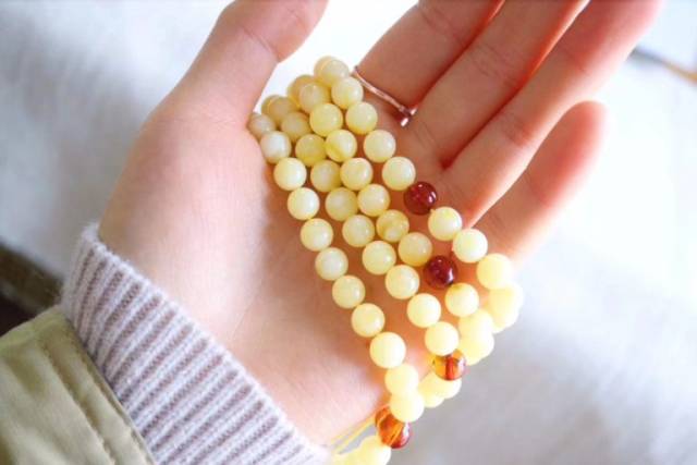 蜜蜡为什么不能送人?原来蜜蜡送人有这些讲究