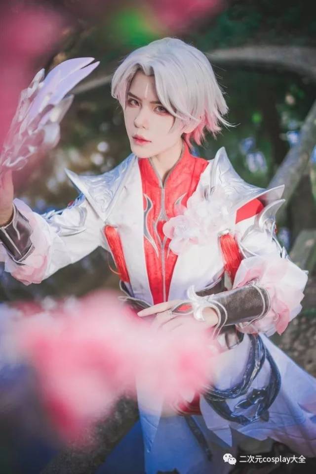 《王者荣耀》武陵仙君诸葛亮cos,唯美心动,好一个帅气的梦中情亮!