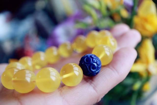 蜜蜡为什么不能送人?原来蜜蜡送人有这些讲究