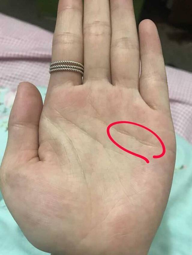 麻衣神婆好命之人手上都有这样三条纹
