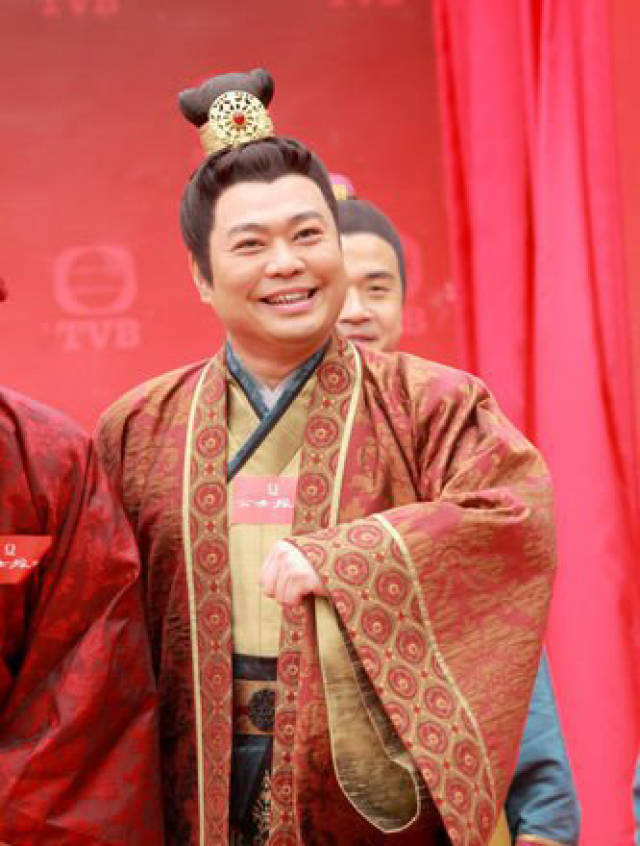 原创tvb阮兆祥约满离巢,捱足24年不获重视,曾与王祖蓝搭档爆红香港