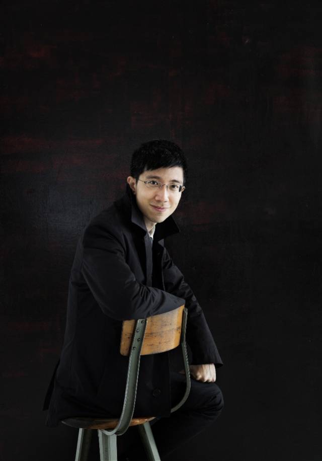 台湾青年钢琴家陈世伟.