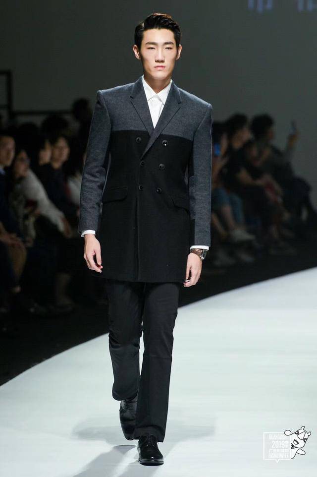 《酷炫风情谱华章》 ——18岁t台新秀李成泽亮相广东,深圳时装周