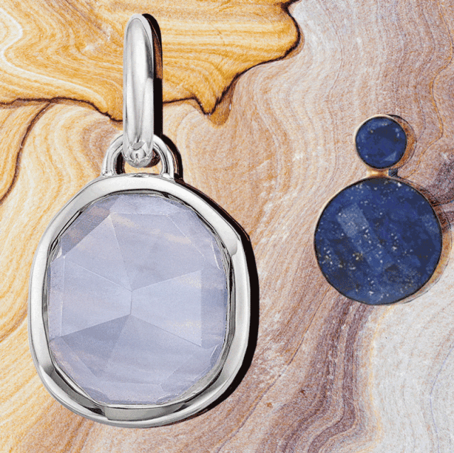 要说什么东西最纯净?世界上最纯净的东西莫过于晶莹剔透的水晶.