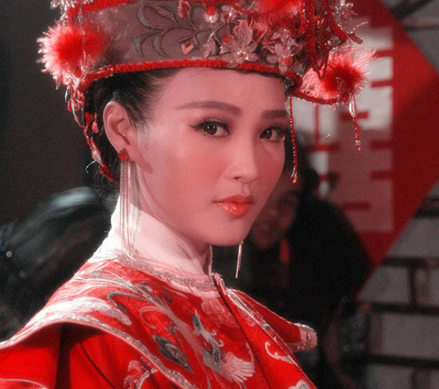 "当代花木兰"白庆琳谍战剧《解密》狂虐陈学冬_手机搜狐网