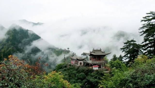 遊覽:興隆山(6h) 興隆山體山為祁連山山系東延部分,由馬銜山系的高