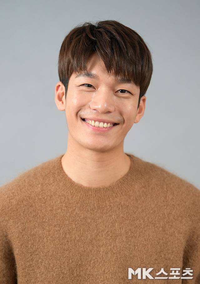 演员魏夏俊《罗曼史》终映采访"和李钟硕的同寝戏份印象深刻"