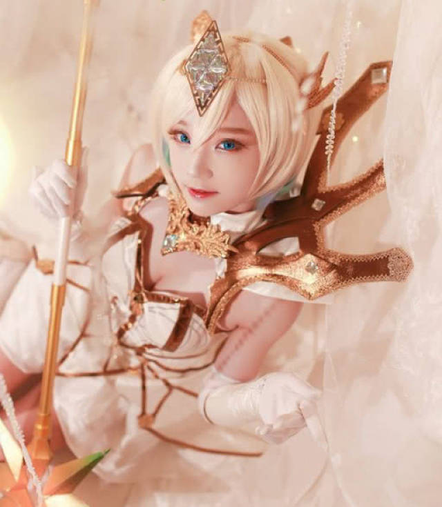 05后cos拉克丝,身高不过才150,"小短腿"也能圈粉无数