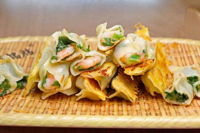 "北方有佳人"乔馋教你做虾仁锅贴