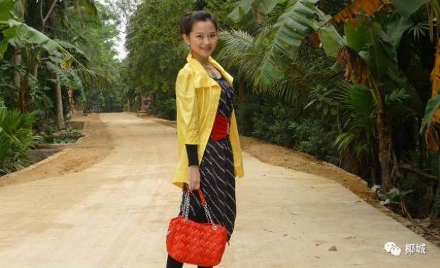 溜溜的琼海妹子