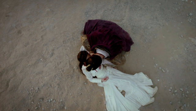 东宫小枫自杀前的微笑表明原谅李承鄞男主欺骗自己才能活下去