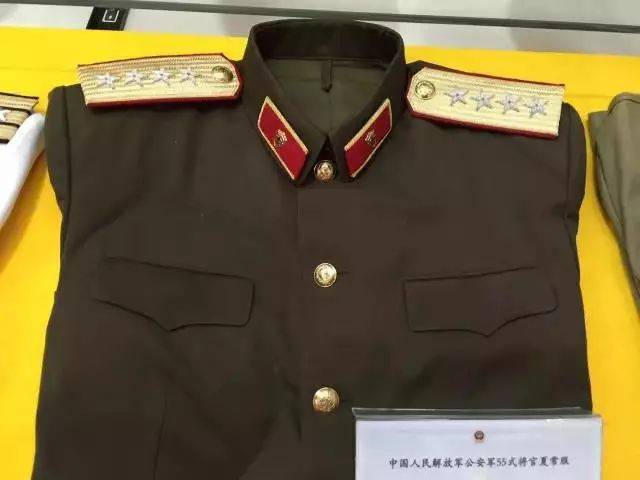 18式军服图片