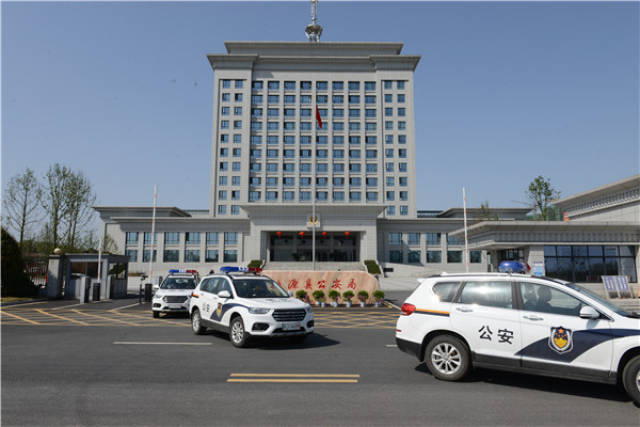 源县公安局为山区派出所配发新一代执法勤务用