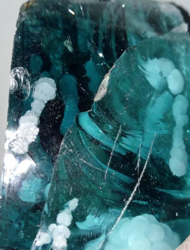 精品推荐--绿水晶原石