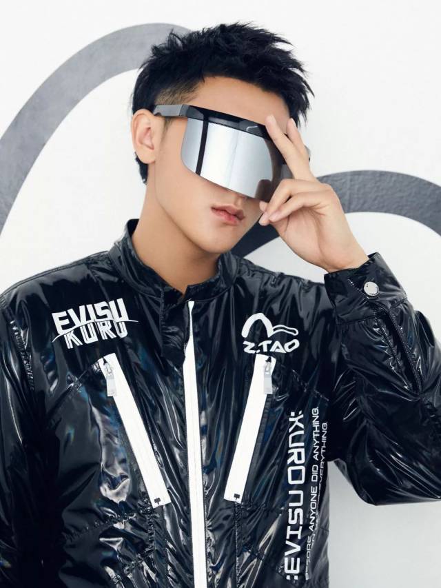evisu 品牌代言人:黄子韬