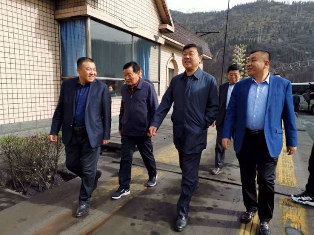 一线工作忙走访 入企服务转作风——县委书记段燕翔两渡入企工作记