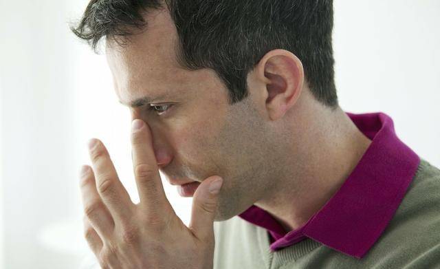 且相互连接,患有过敏性鼻炎也容易起鼻窦炎,甚至可能导致鼻息肉的形成