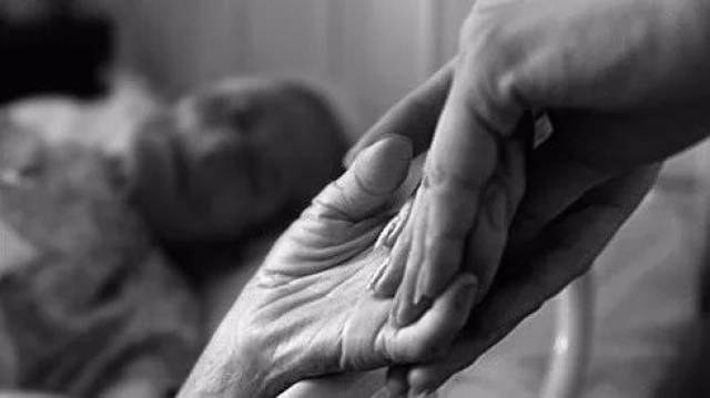 由此催发的各种问题也日趋严重 其中之一就是 老人"孤独死" 在日本,有